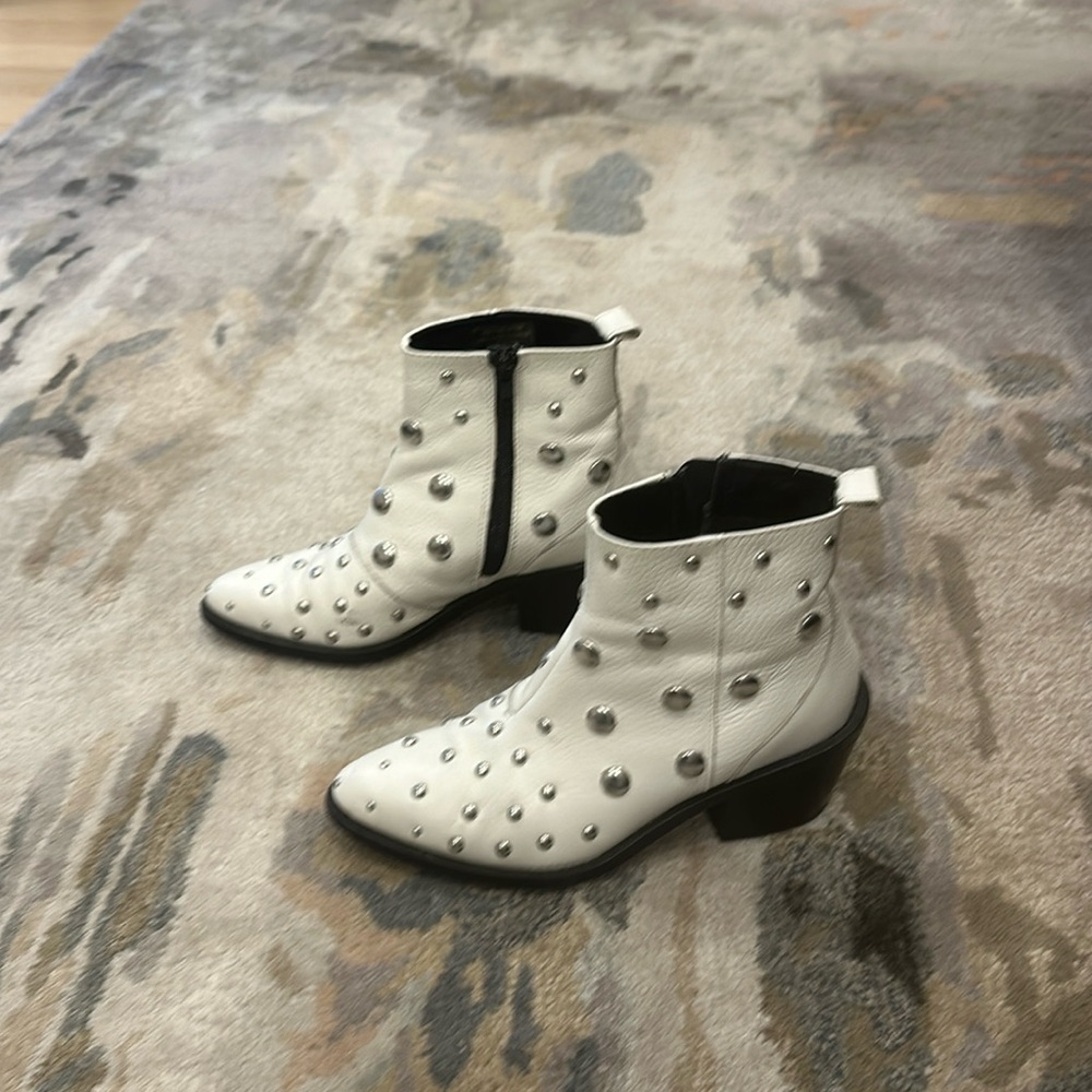 KURT GEIGER BOOTIES SIZE 36